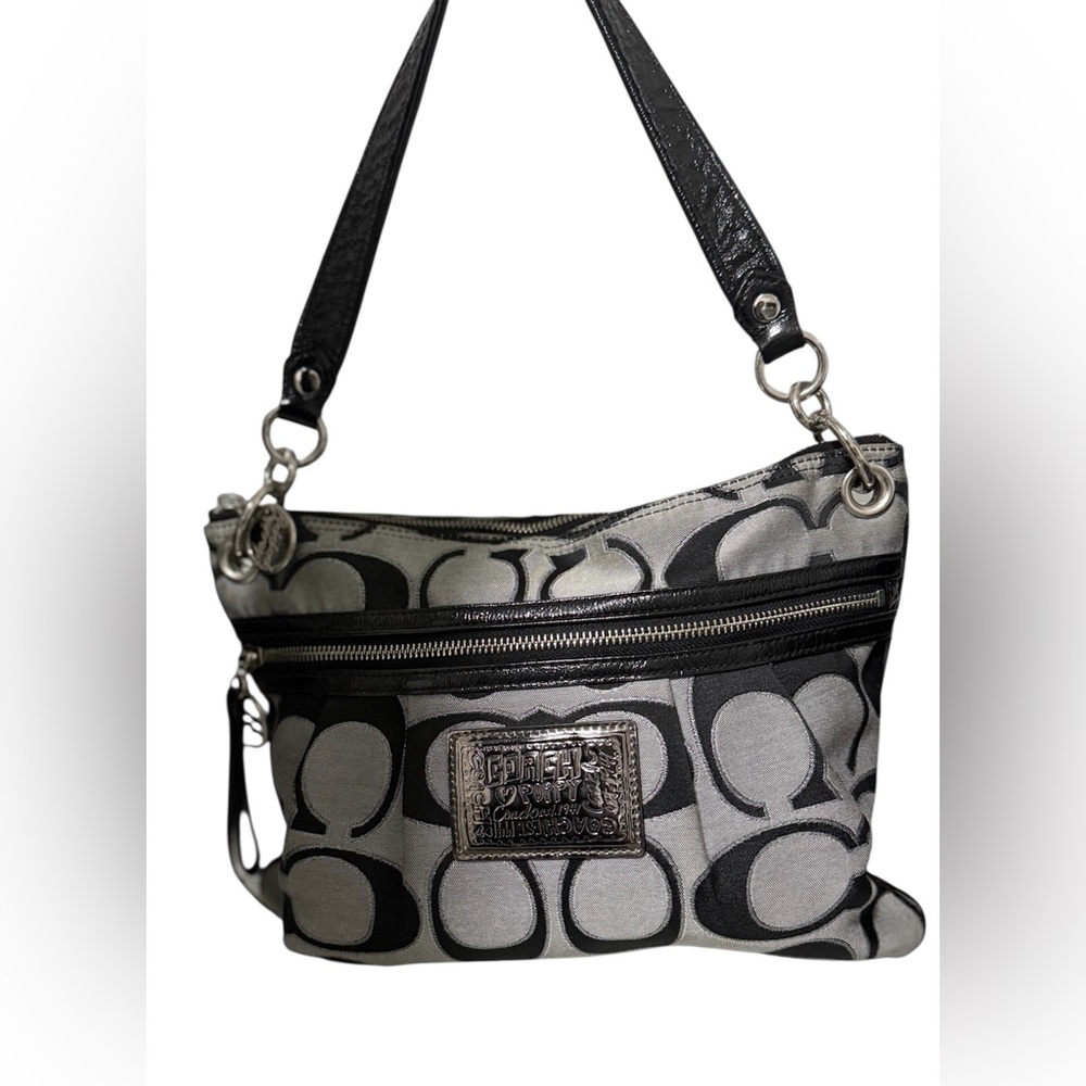 Coach Poppy Signature Shoulder Bag